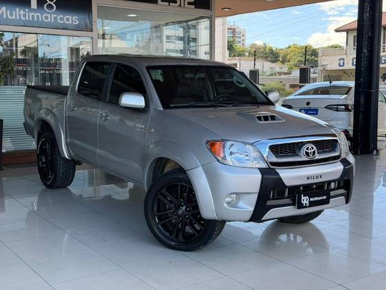 TOYOTA HILUX 3.0 SR 4X2 CD 16V TURBO INTERCOOLER DIESEL 4P MANUAL TOYOTA HILUX 3.0 SR 4X2 CD 16V TURBO INTERCOOLER DIESEL 4P MANUAL